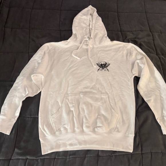 SCW Edgy White Skull Graphic Hoodie NWOT - Picture 3 of 7